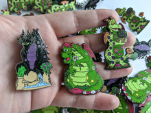 Load image into Gallery viewer, Dragon Topiaries Elliot
